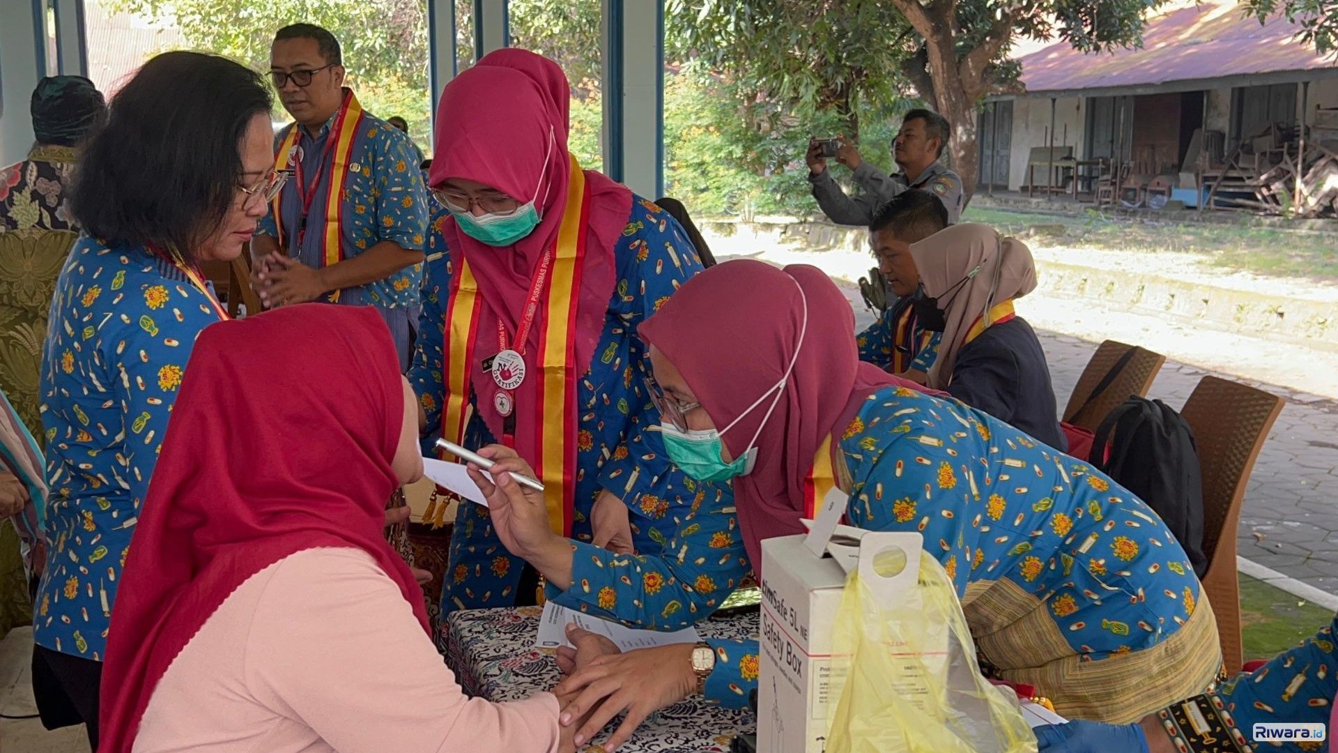 Foto kegiatan Program Cek Kesehatan Gratis (CKG) yang digagas pemerintah dari DKK Surakarta untuk Abdi Dalem Keraton Surakarta